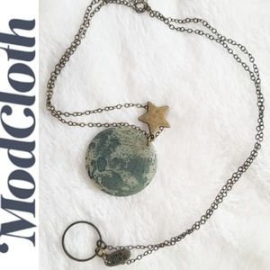 Modcloth Moon and Star Necklace Beijo Brasil